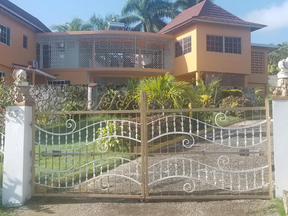 Chaudhry Holiday House Montego Bay Exterior foto
