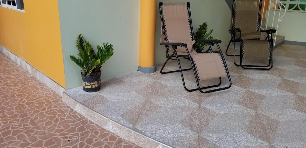Chaudhry Holiday House Montego Bay Exterior foto