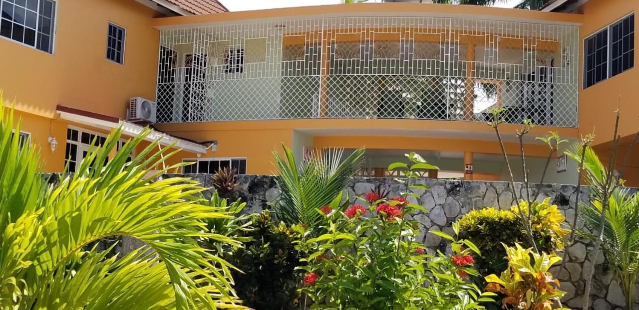 Chaudhry Holiday House Montego Bay Exterior foto