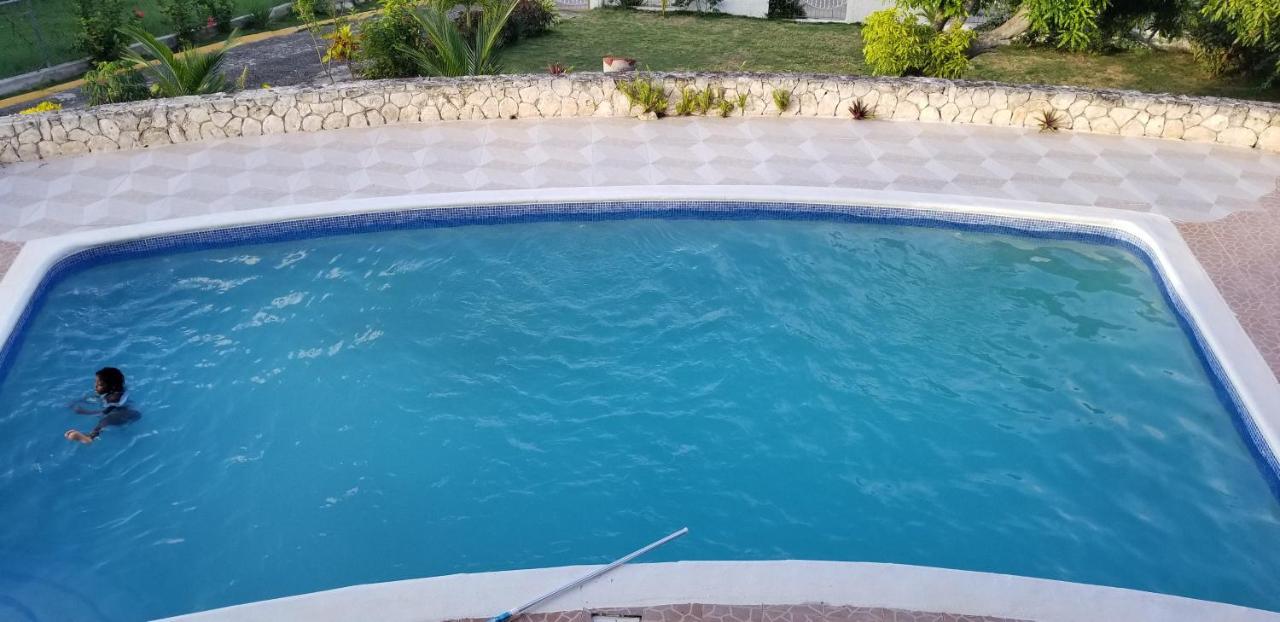 Chaudhry Holiday House Montego Bay Exterior foto