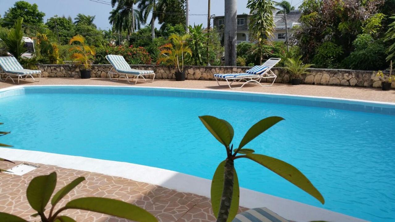 Chaudhry Holiday House Montego Bay Exterior foto