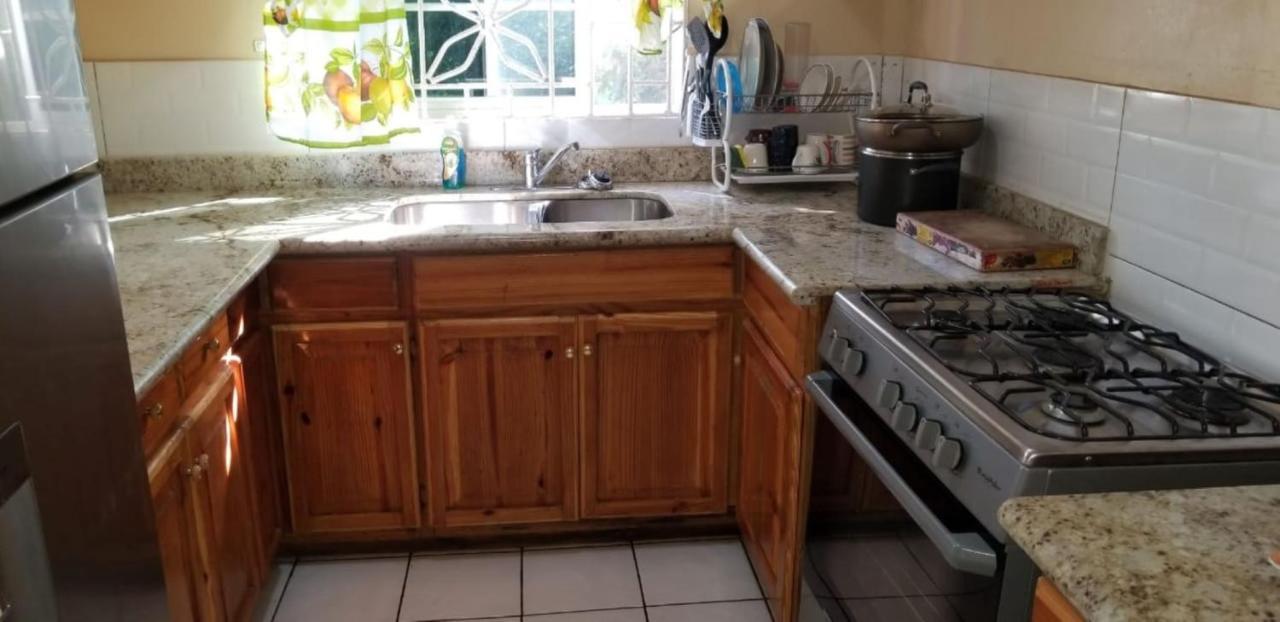Chaudhry Holiday House Montego Bay Exterior foto