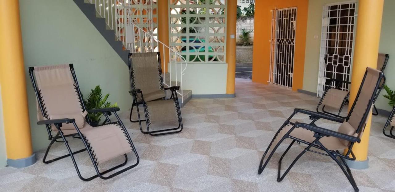 Chaudhry Holiday House Montego Bay Exterior foto