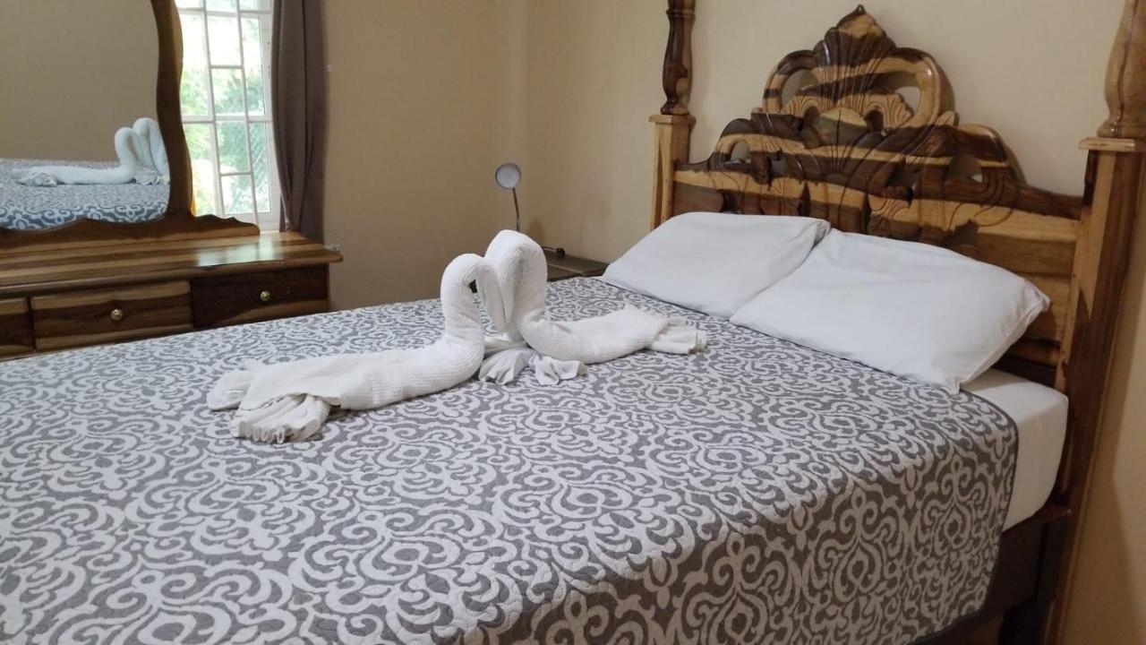 Chaudhry Holiday House Montego Bay Exterior foto