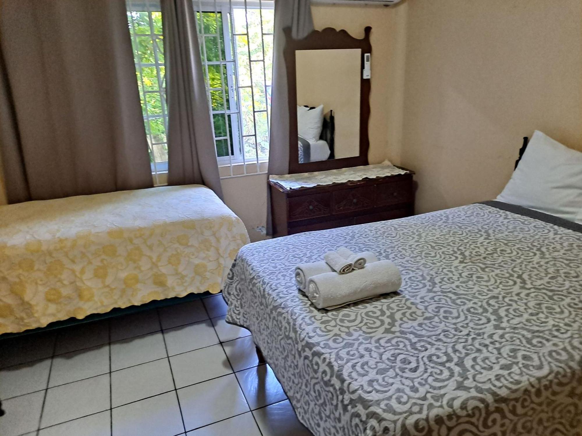 Chaudhry Holiday House Montego Bay Exterior foto